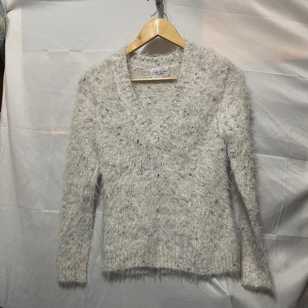 Feel the piece terre Jacob’s  m/l wool blend v neck pullover sweater